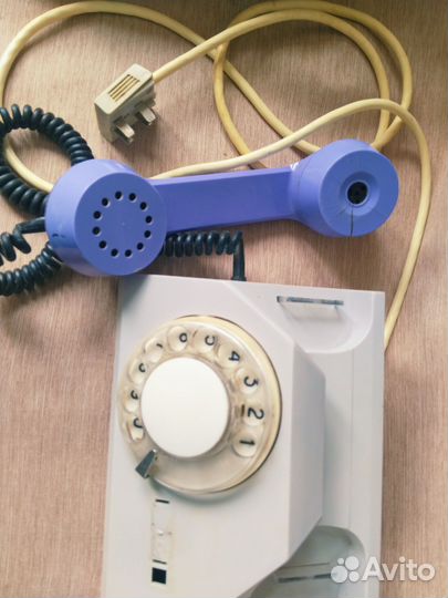 Телефон СССР дисковый двухцветный