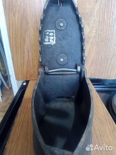 Старинный угольный утюг,новый