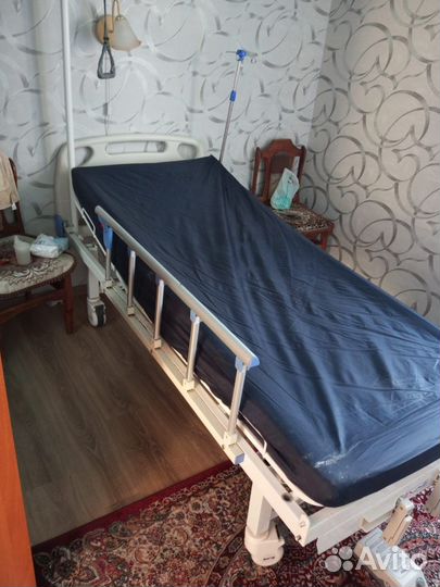 Медицинская кровать для лежачих больных