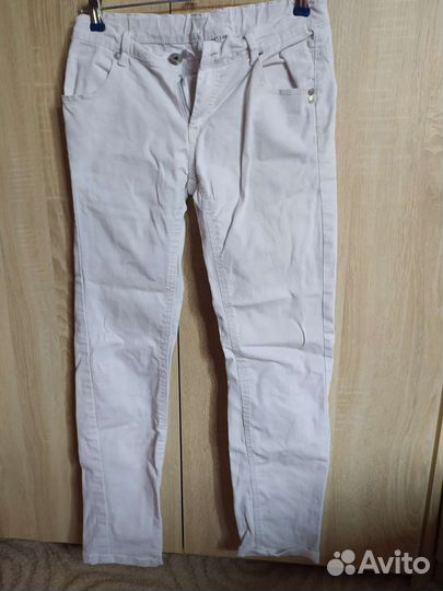 Джинсы белые