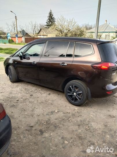 Opel Zafira 1.8 МТ, 2014, 220 000 км