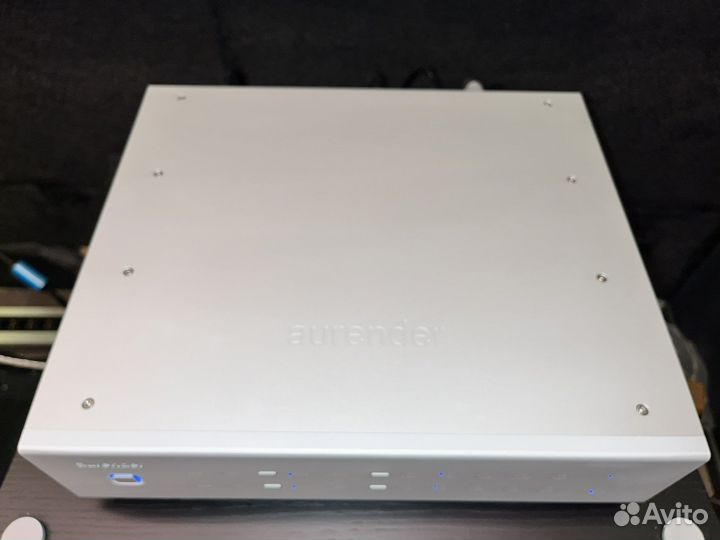 Aurender MC 20 clock silver