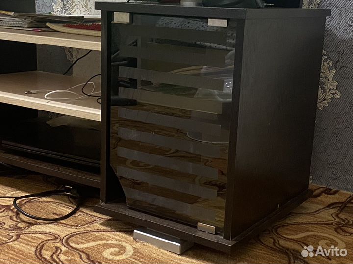 Тумба под телевизор