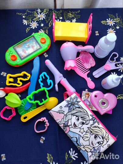 Игрушки для девочек пакетом Бронь