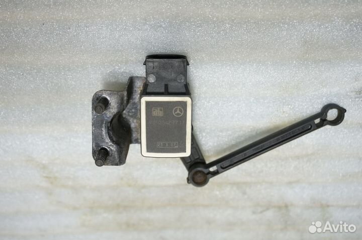 Датчик положения кузова Mercedes
