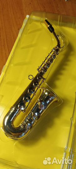 Миниатюрный саксафон