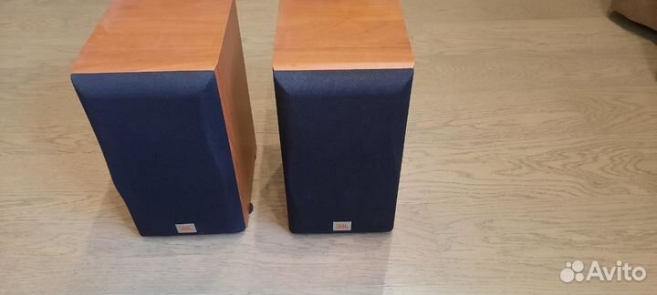 Колонки JBL E20