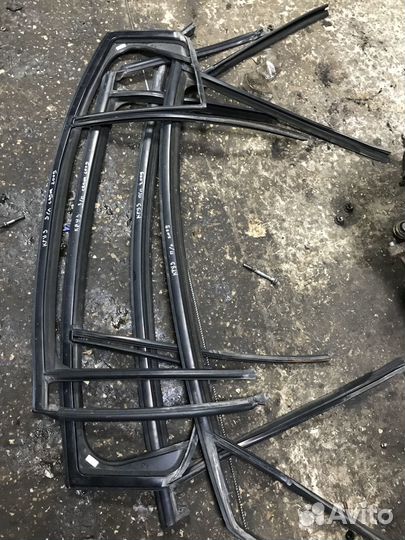 Уплотнитель арки стекла Chevrolet Cruze