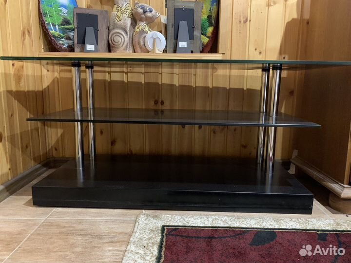 Стекляная тумба под тв