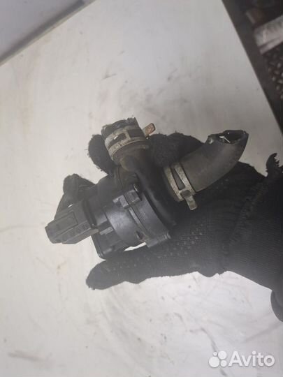 Насос водяной Mercedes ML W164, 2006