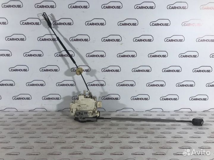 Замок двери задний правый Volkswagen Touareg NF