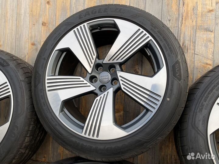 Оригинальные колеса Audi E-Tron R21