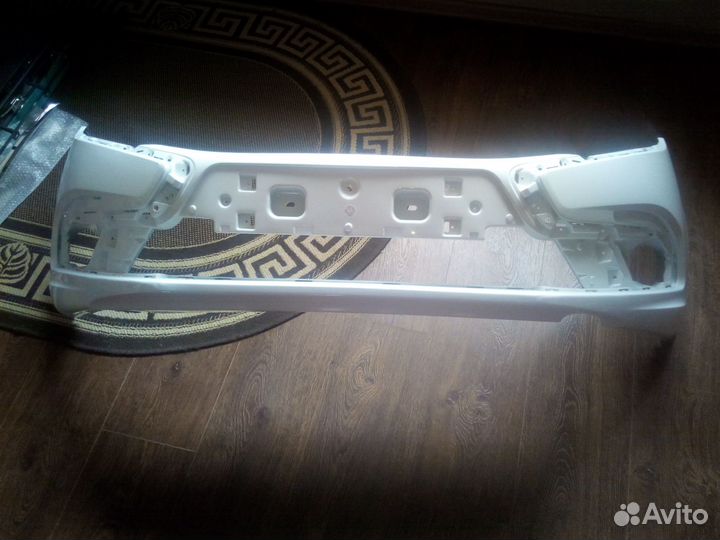 Бампер и решетка на гранту