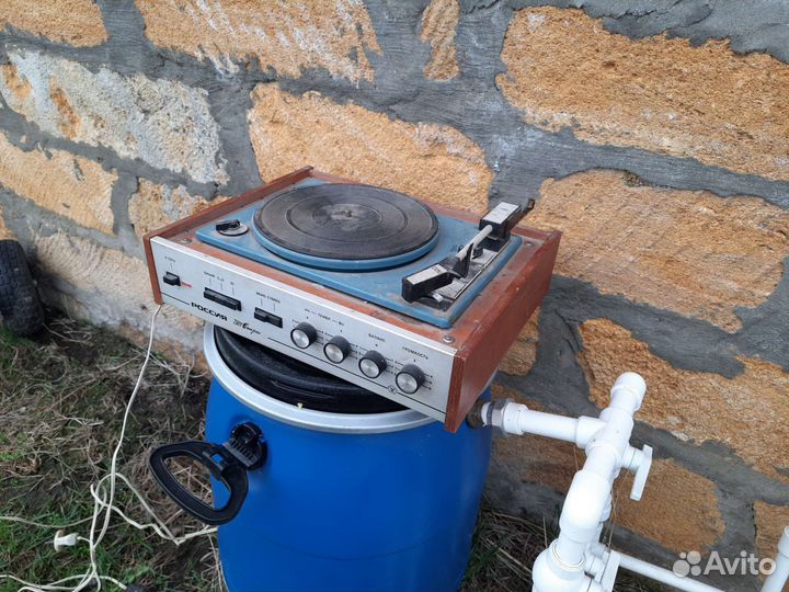 Два электро проигрывателя россия 321 и 323 стерео