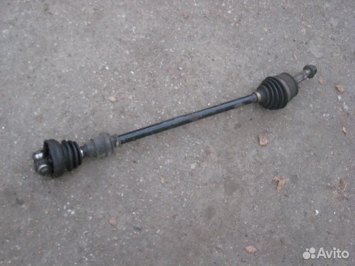 Приводной вал передний правый Mitsubishi Carisma