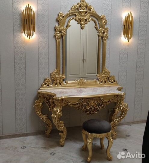 Туалетный столик