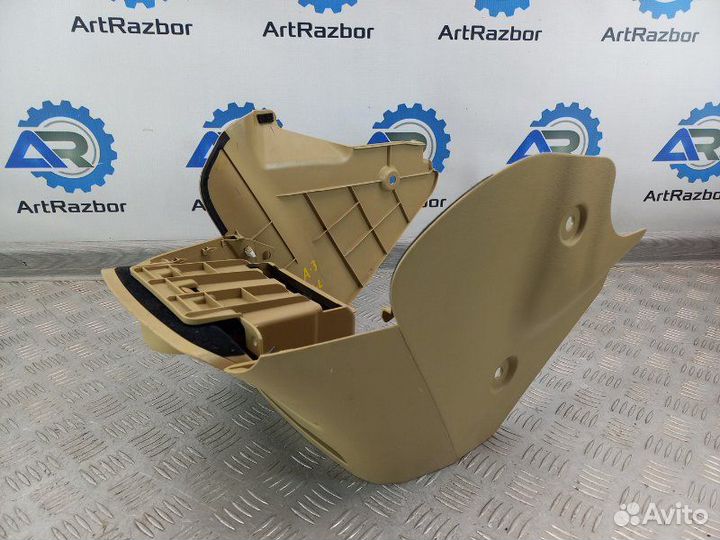 Бардачок центральной консоли Honda Elysion 2.4