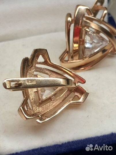 Золотые серьги с горным хрусталем 585 пробы