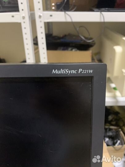 Монитор NEC P221W