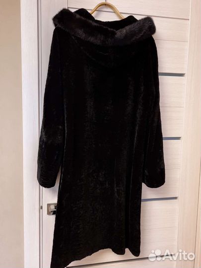 Шуба мутоновая с капюшоном
