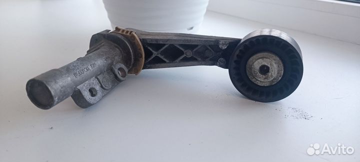 Ролик натяжения ремня 5751 G9