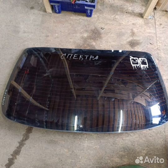Стекло Kia Spectra седан 1.6