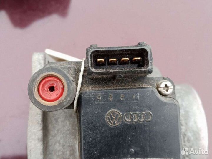 Датчик расхода воздуха Audi 100 С4