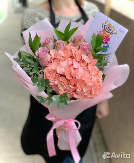 Розы и гортензия