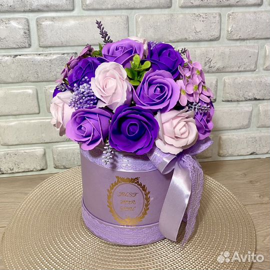 Мыльные розы и гортензия в коробке