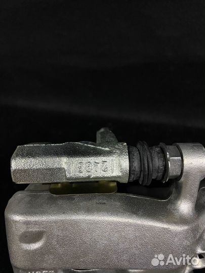 Задние тормозные суппорта Гранта Спорт в сборе