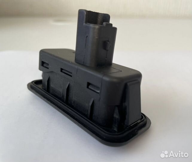 Кнопка багажника Renault