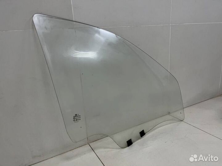 Стекло двери передней правой Renault Logan 1 2005
