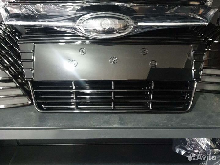 Решётки глянец на форд 3 комплект