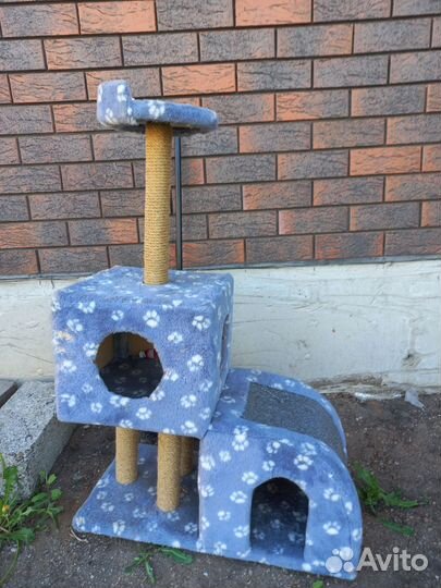 Домик для кошки с когтеточкой бу