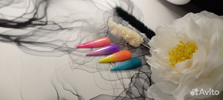 Маникюр и педикюр