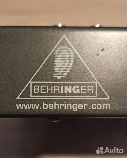 Микшерный пульт behringer
