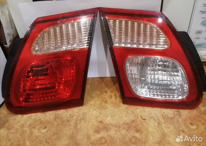 Фонари задние Nissan Almera N16