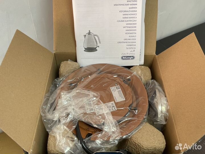 Электрический чайник DeLonghi kboc2001.Y, зеленый