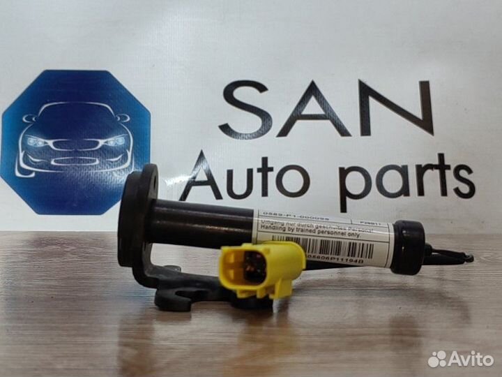 Пиропатрон правый Bmw 5 F10 N63B44 2011