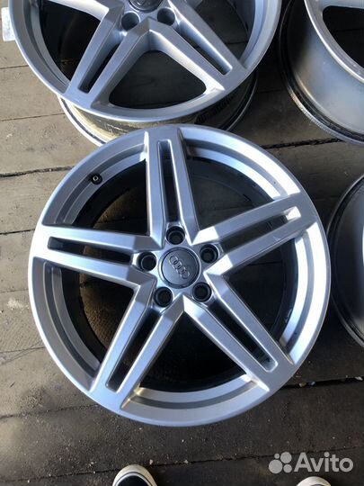 Оригинальные, литые диски r18, 5x112