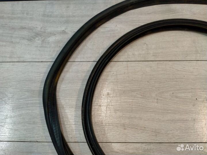 Уплотнительная резинка багажника Toyota Chaser