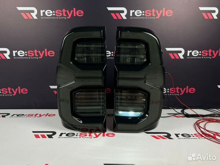 Стопы Toyota Hilux PickUp с 2016 Стиль 2020 T1825