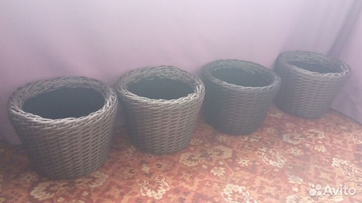Кашпо из искусственного ротанга