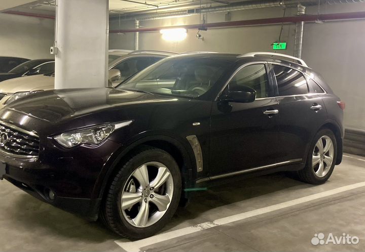 Infiniti FX37 3.7 AT, 2010, 81 000 км