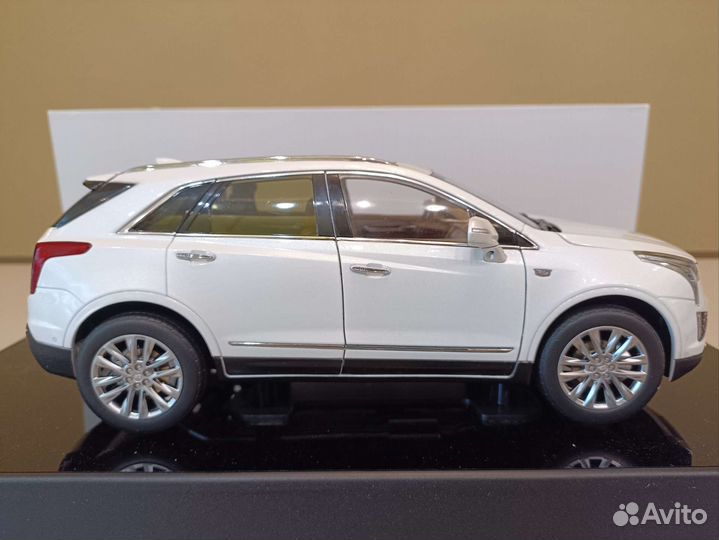 Cadillac XT5 I (2016-2019) Белый 1:18