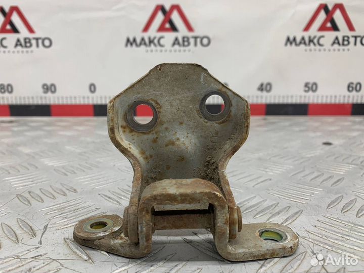 Б/У петля двери передний левый Mazda Demio DW3W B3