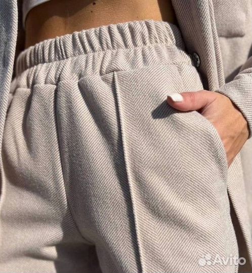 Женский костюм