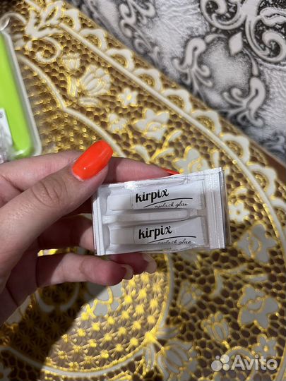 Накладные ресницы пучкии клей