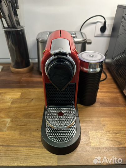 Кофемашина Nespresso CitizMilk C123 Cherry Red