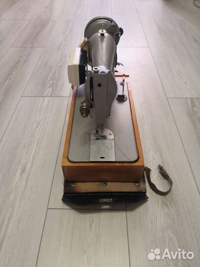 Швейная машина с электроприводом TUR2